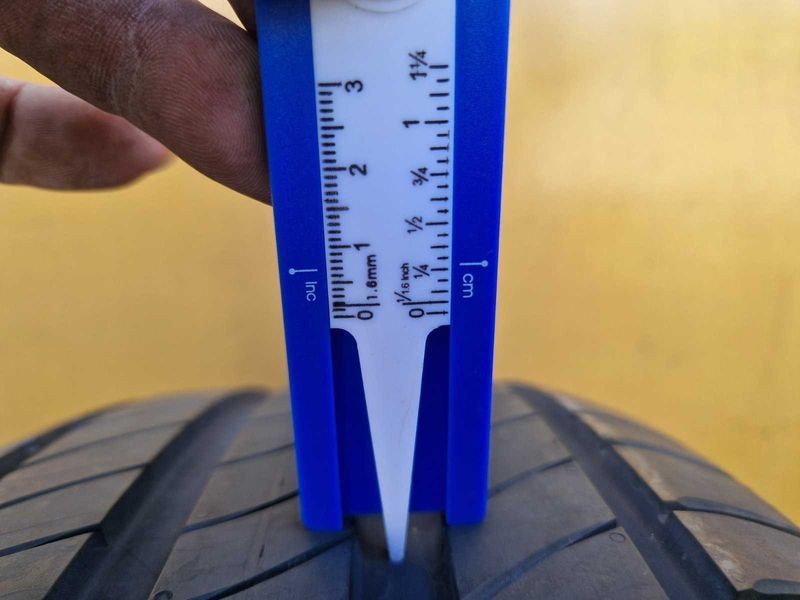 1 Michelin R18 235/55
лятна гума 
DOT0422