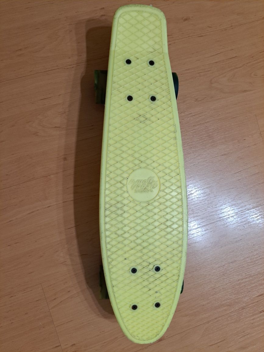 Pennyboard galben aproape nou