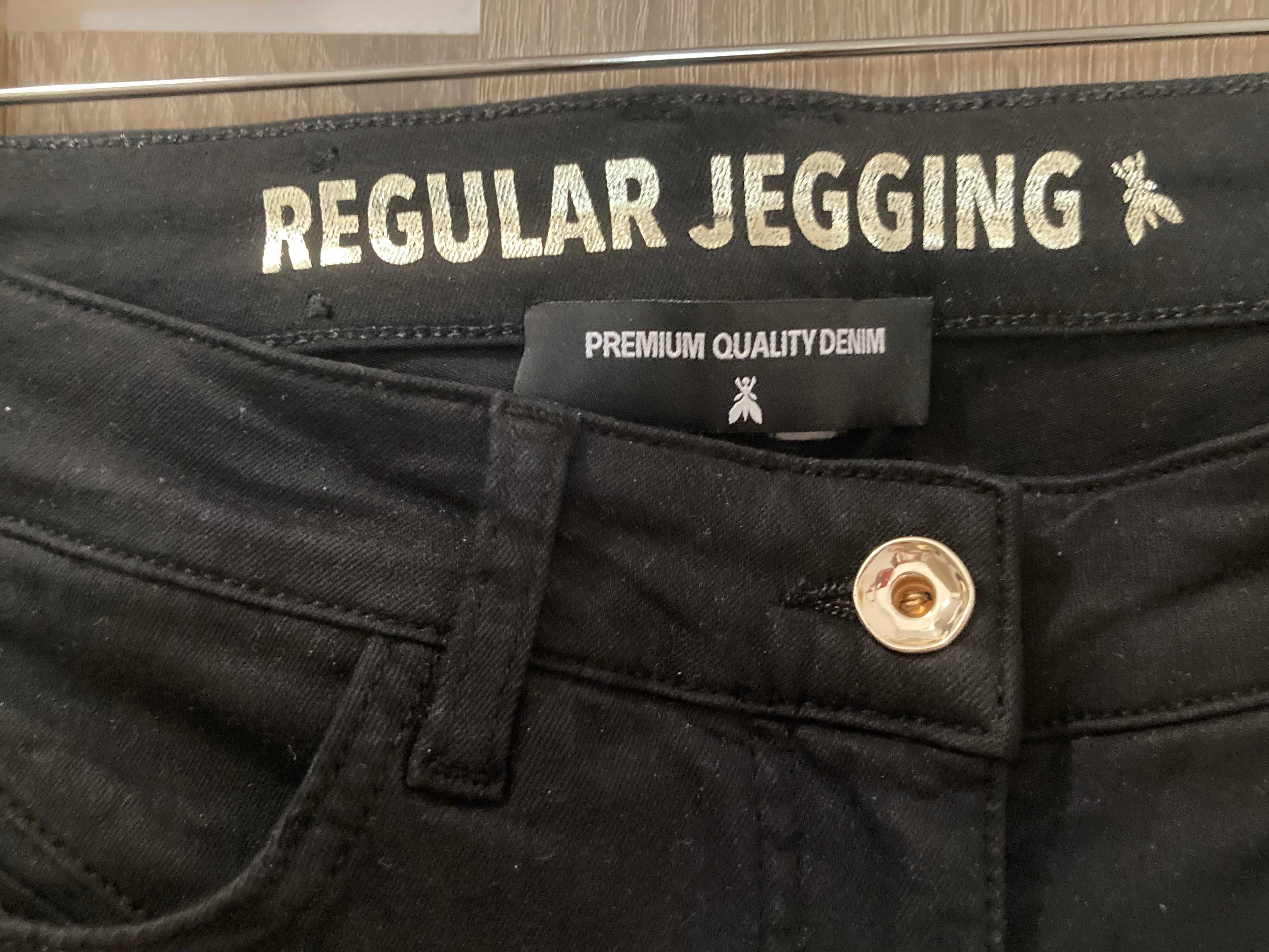 Дънки на G-Star Raw и Patrizia Pepe, нови с етикети