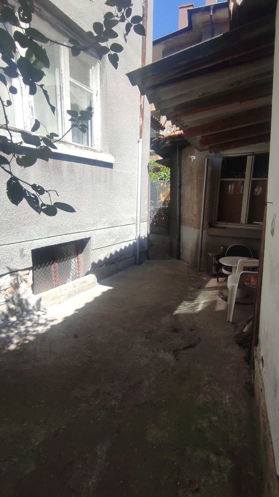 Продава се Етаж от къща в Асеновград - 80 кв.м за 1250 €/кв.м - Снимка #22