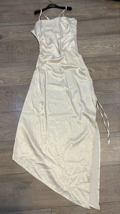 Дълги рокли за повод