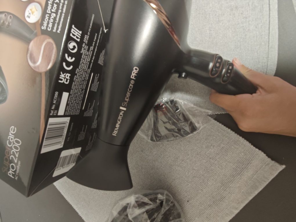 Сешоар Remington Supercare Pro 2200