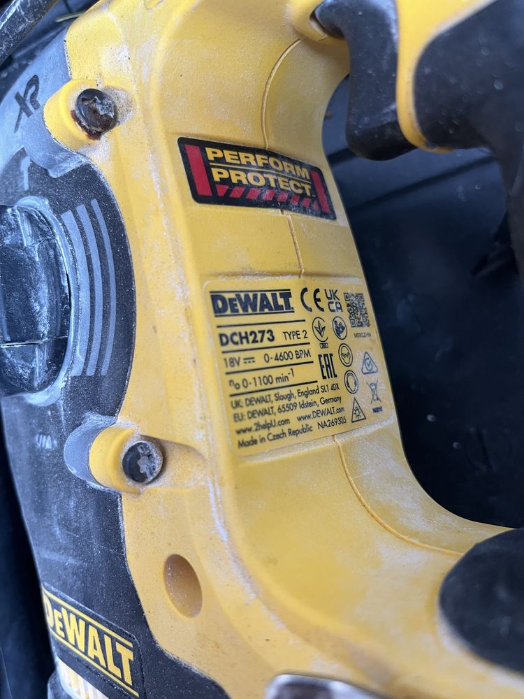 Акумулаторен перфоратор DEWALT DCH273