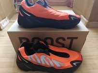 Adidas Yeezy 700 MNVN orange marimea 42.5(27cm)
