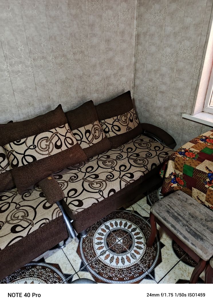 Юмшок диван, уголок срочно сотилади