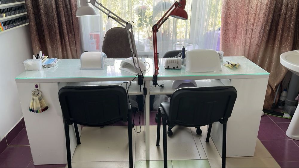 Продам стол маникюрный на 2 рабочих места