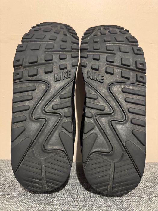 Nike Air Max 90 Essential Black Gold.