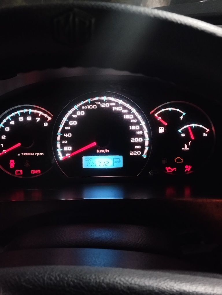 Lasetti 1.6 sotiladi avtomat