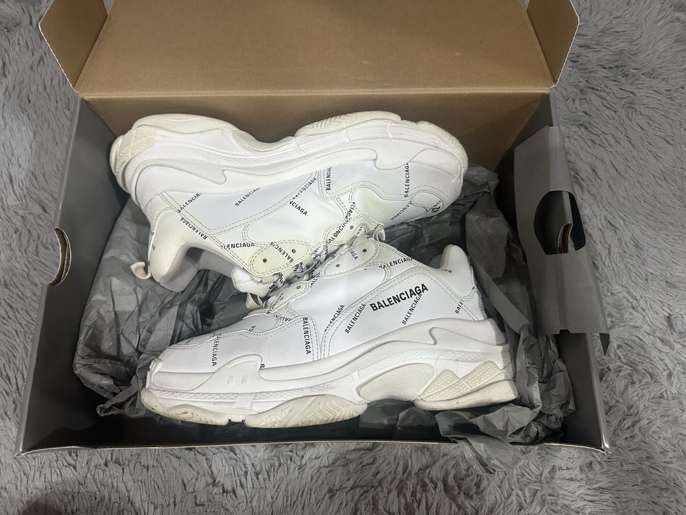 Balenciaga triple s