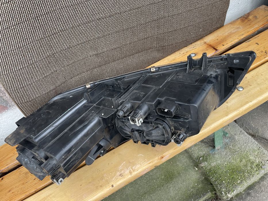 Оригинален дясен фар за мазда 6 оборудван