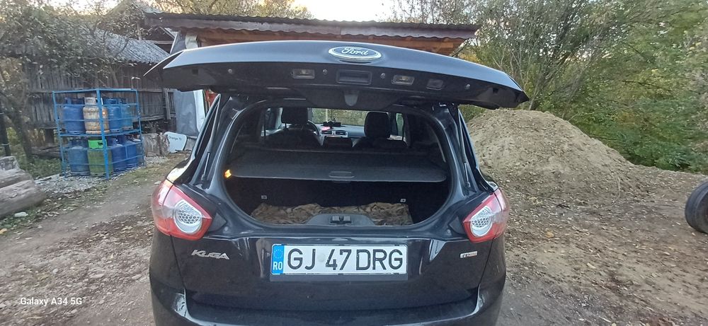 Ford Kuga Vând sau schimb