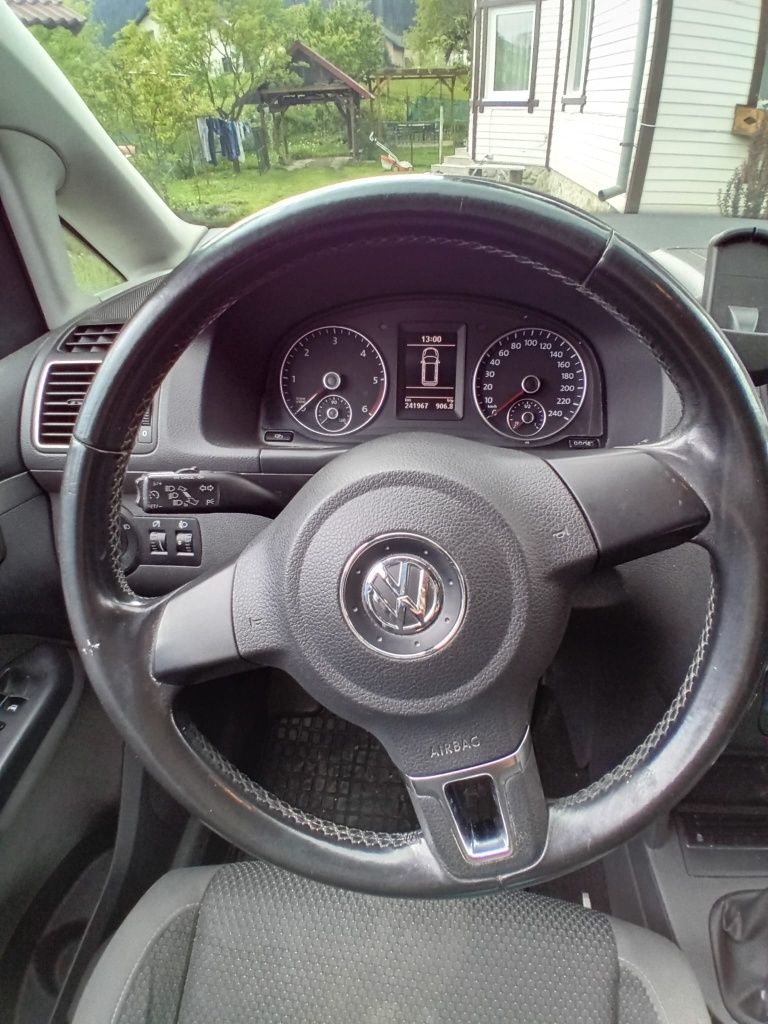 Volkswagen Touran 2012