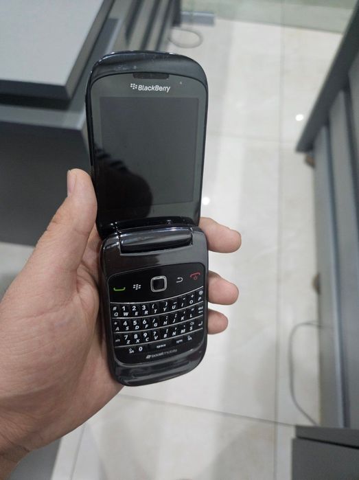 Black berry retro phone