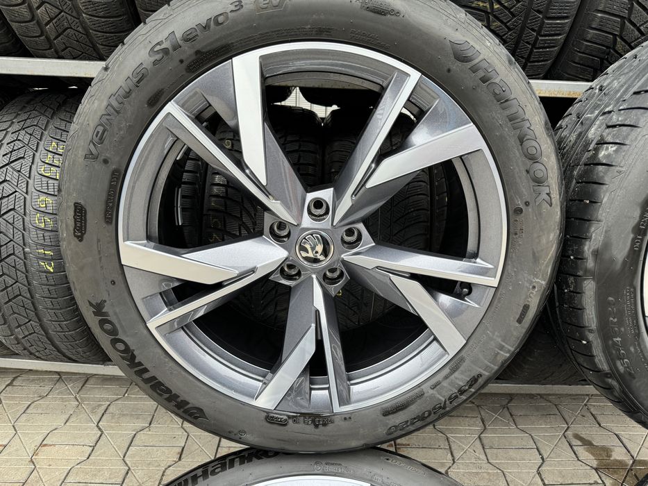 Jante Originale Skoda ENYAQ R20 echipate vara noi doua latimi