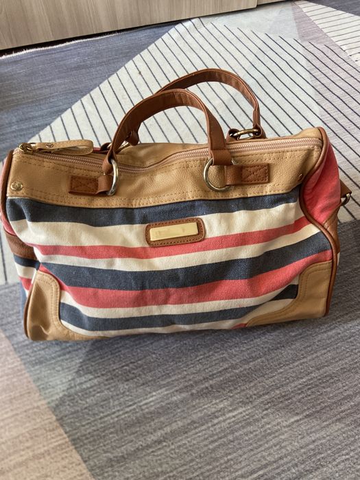 Женская сумка с ремешком