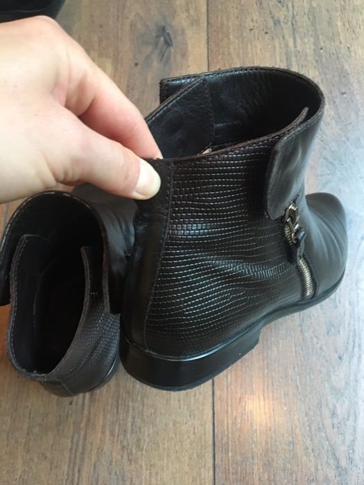 Botine scurte din piele maro inchis marimea 36