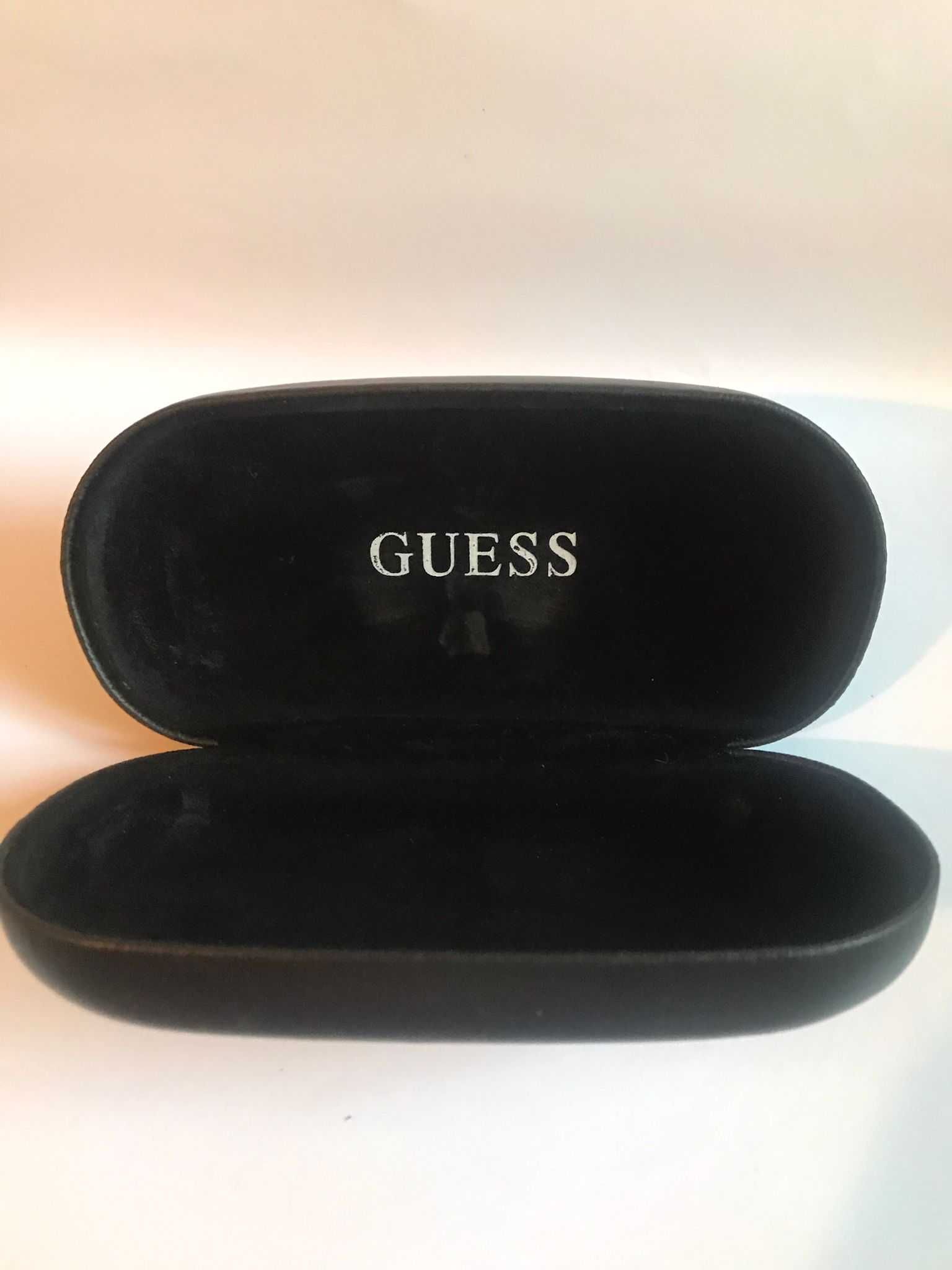 Toc etui ochelari GUESS Original