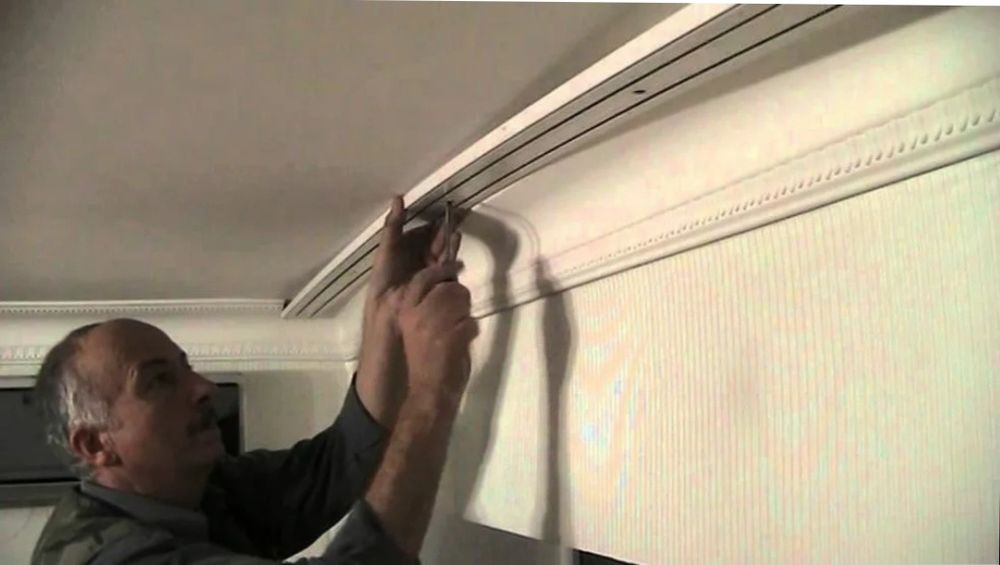 Монтаж доставка потолочных Карниз!!!