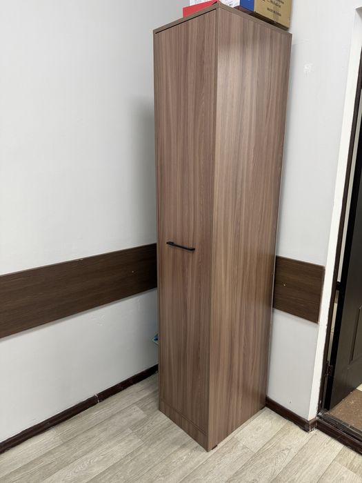 Срочно продаю офисную мебель
