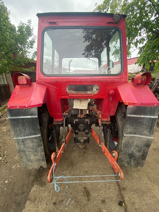 Vând tractor UTB445