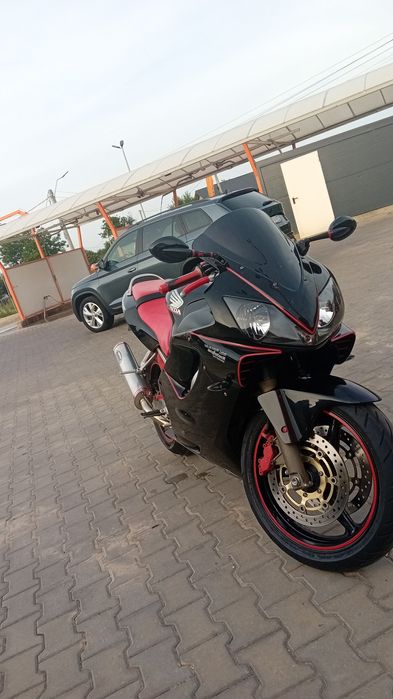 Honda cbr f4i injecție