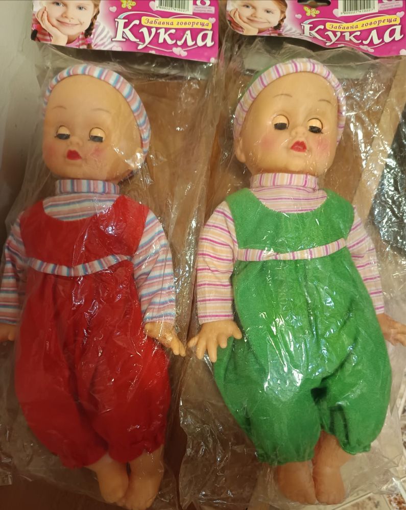Продавам играчки за момиче и момче