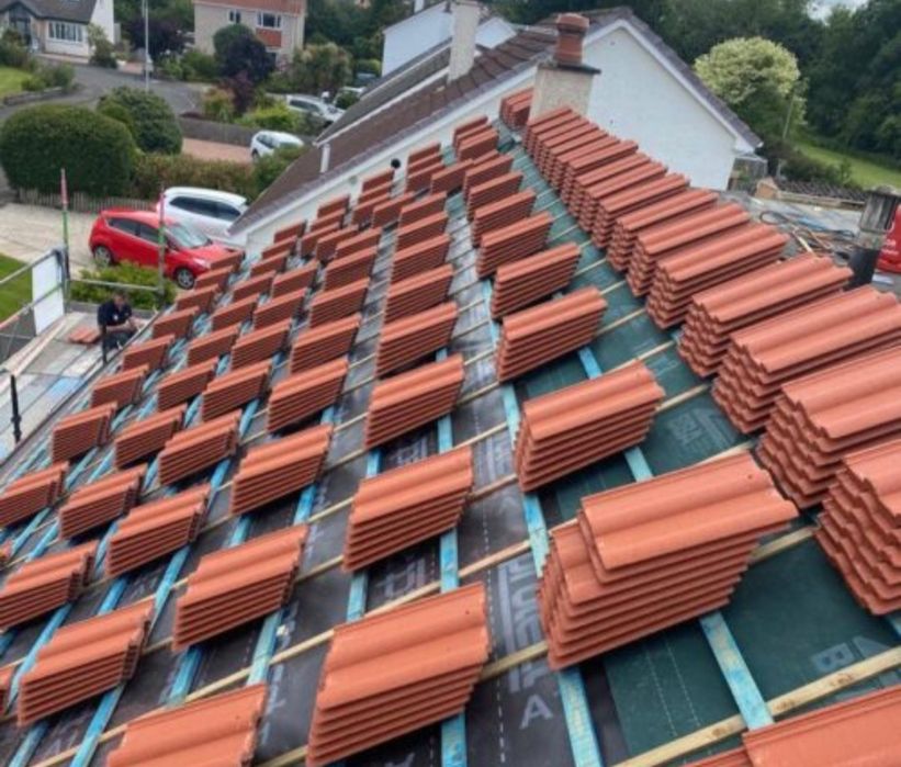 Prestam servici complete de montaj acoperisuri tigla met si ceramica