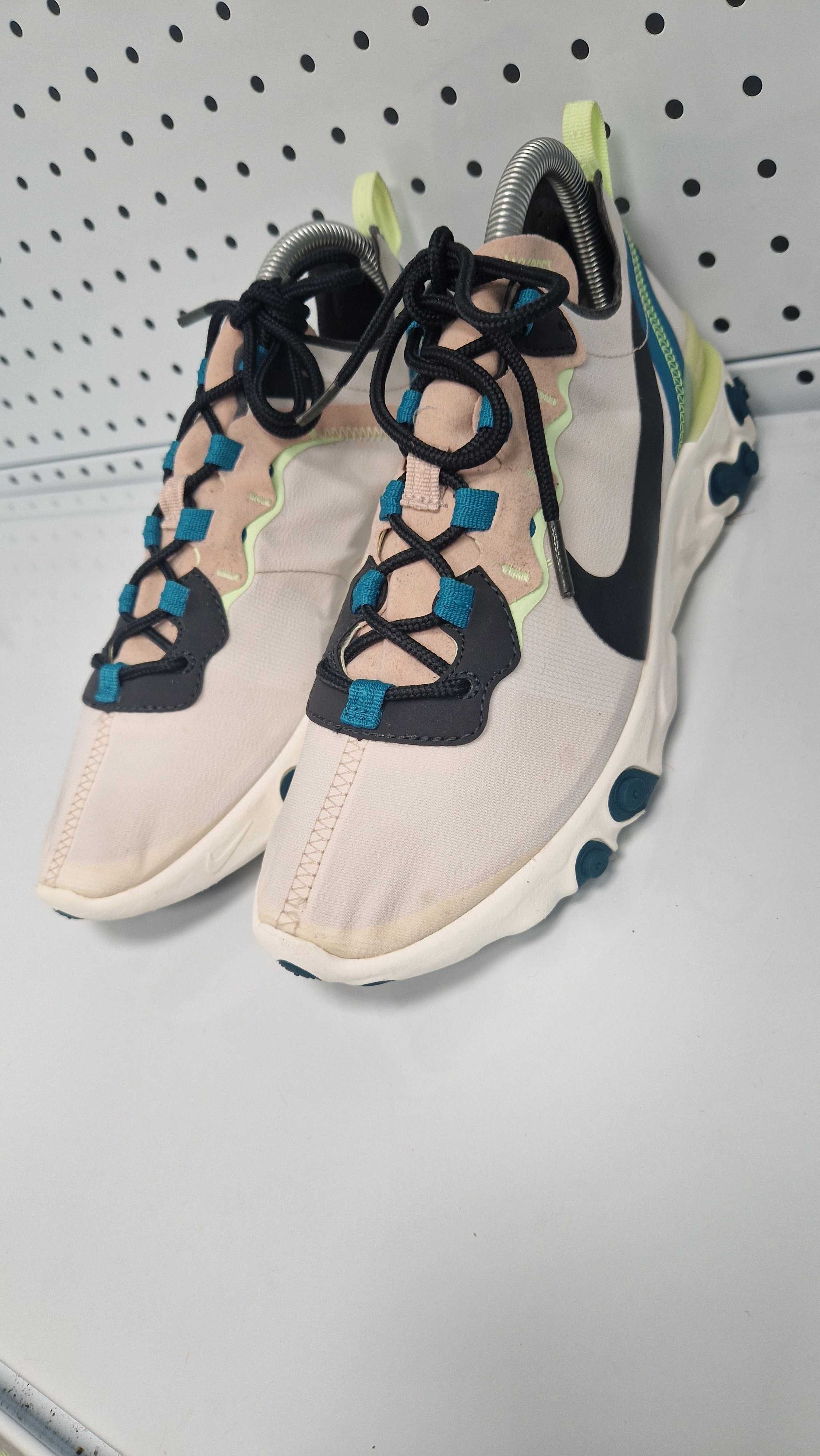 Оригинални дамски маратонки- Nike React Element 55