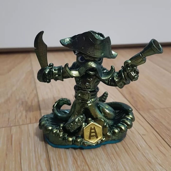Skylanders Swap Force Gold Wash Buckler