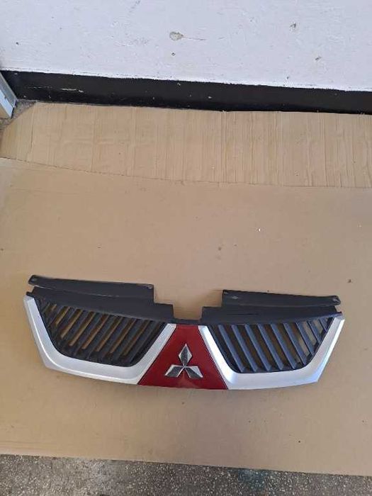 Grila radiator Mitsubishi Outlander originala