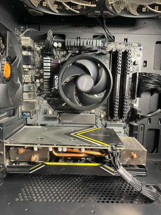Vand Pc gaming Ryzen 5 3500X, Amd radeon rx 5600xt + tastura si mouse