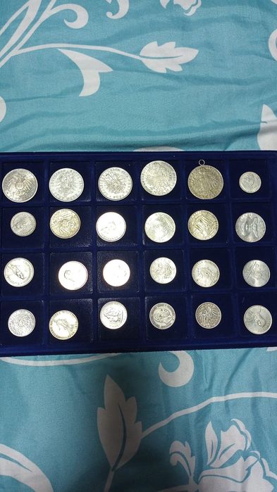 Vând monede vechi din argint