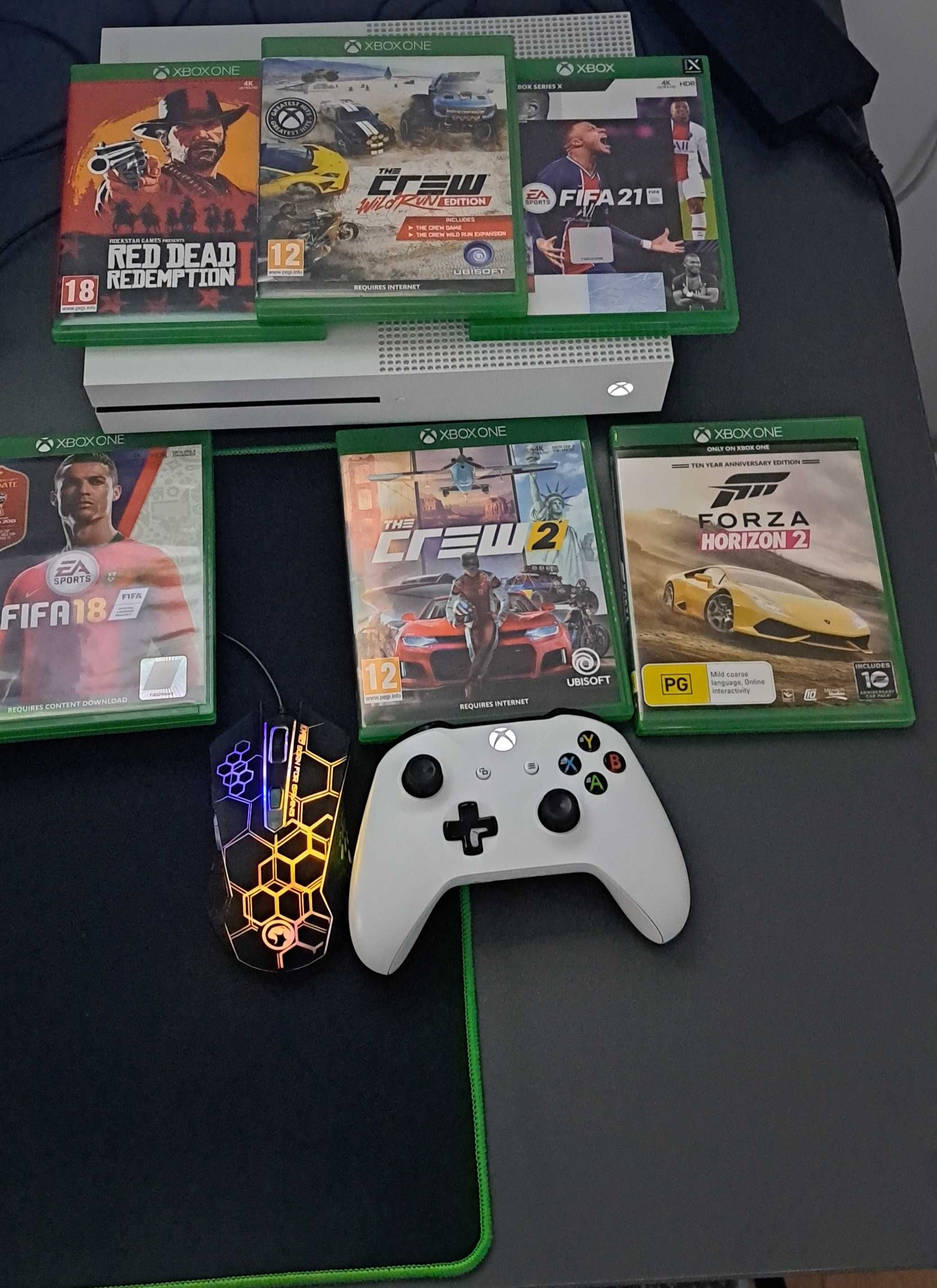 Xbox one s +6 jocuri+1 controler, mouse,casti gaming