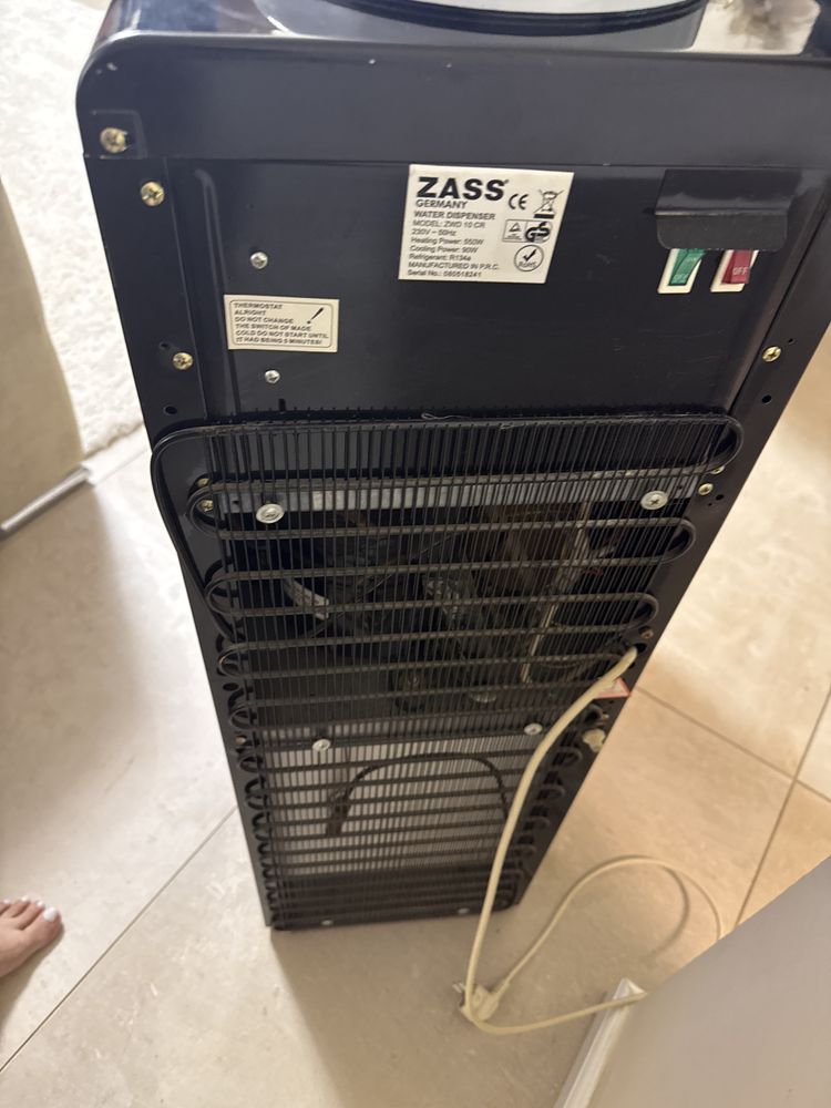 Dozator apa de podea Zass ZWD 10 CR cu compresor si minifrigider