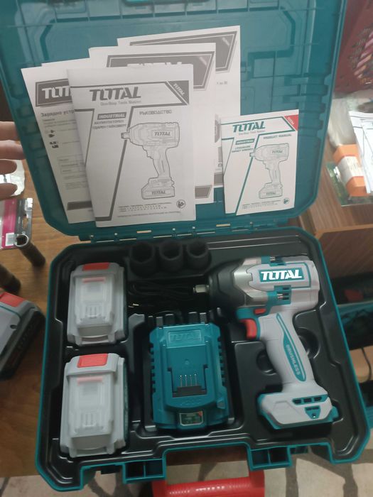 Гайковерт TOTAL 850 NM на завиване, 1000 NM на отвиване , 280лв.