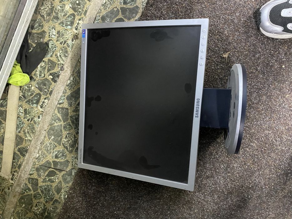 2 монитора по 3000 тенге рабочие