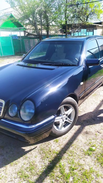Mercedes Benz w 210