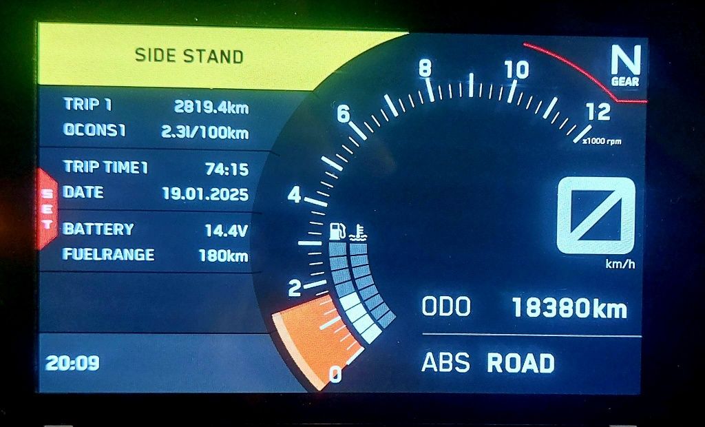 Proprietar vând KTM DUKE 125 an 2020 LED ABS, se conduce cu A1