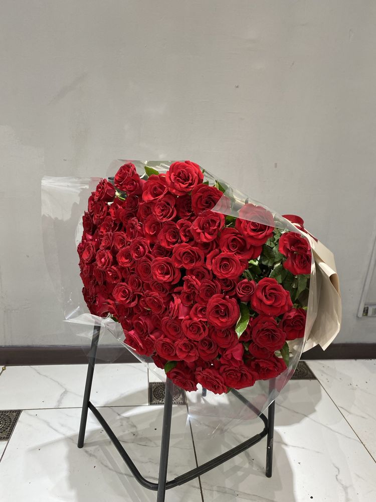 Метровые розы, доставка цветов