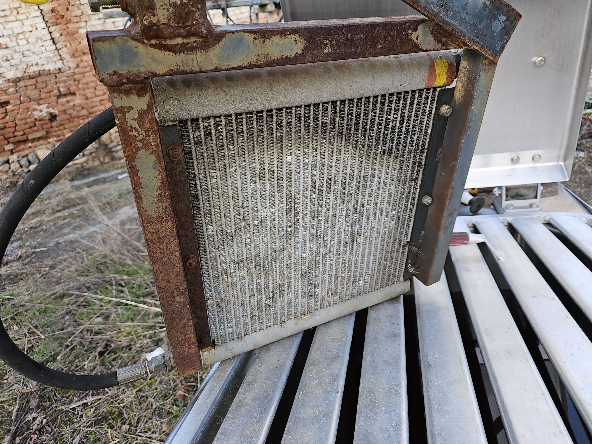 Охлаждащ радиатор за масло на земеделска и строителна техника
