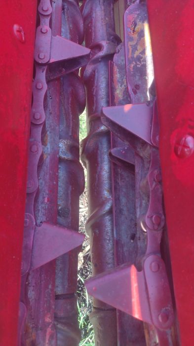 Vând culegătoare porumb,cu masa hidraulică