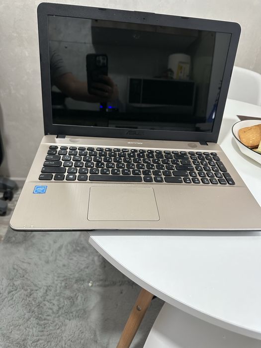 Ноутбук для работы и развлечения