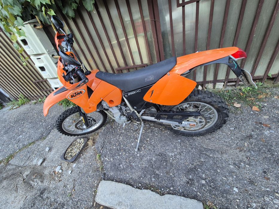 KTM EXC 250 racing
