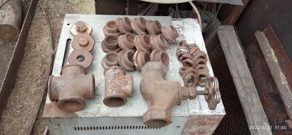 Кран на 32 заглушки для чугунных батарей тройник крестовина гайки на20