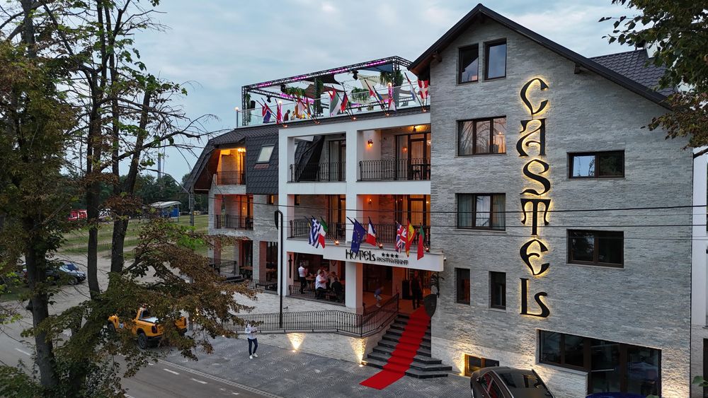 Hotel Restaurant la proximitate de Cetatea de Scaun SUCEAVA