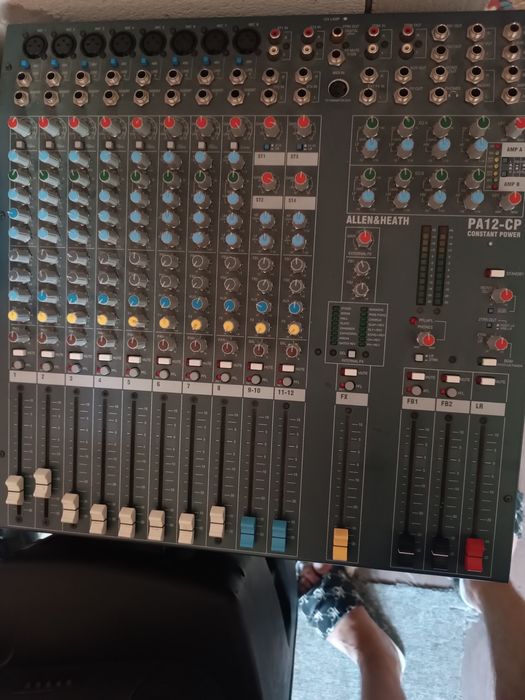 vând sau schimb mixer pasiv perfect funcțional, cu efecte de voce foar