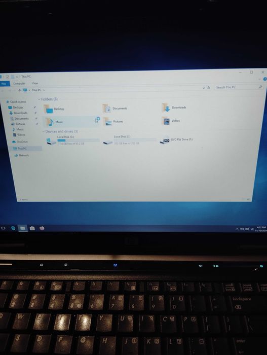Laptop hp model 6530b