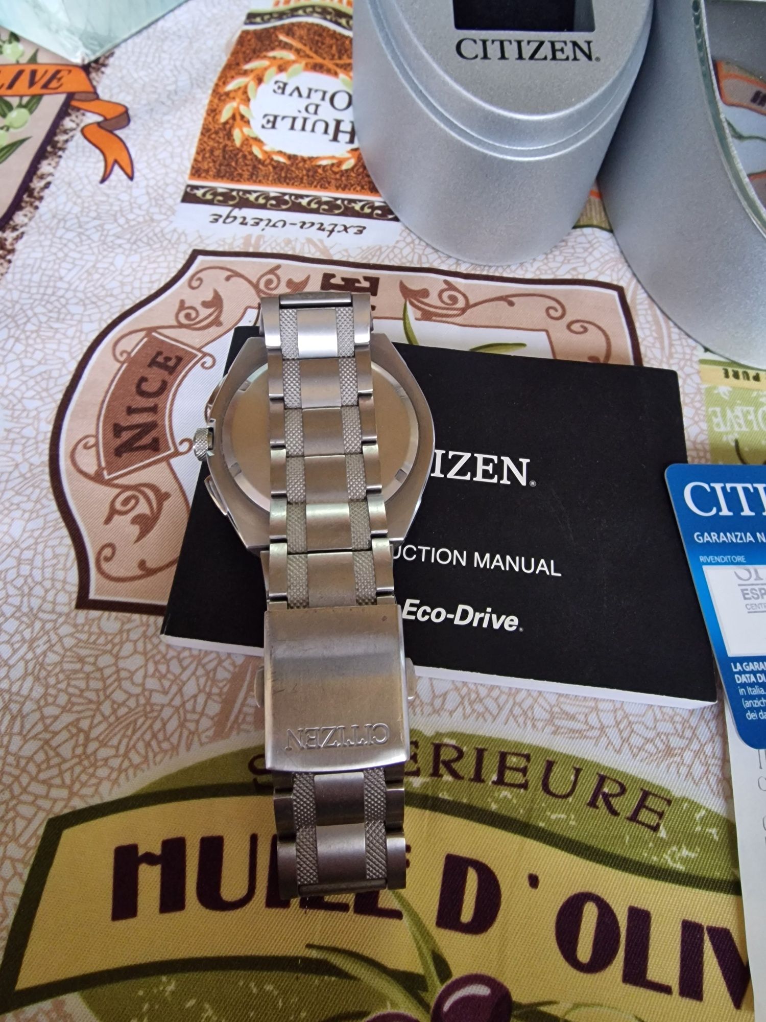 Продавам перфектен часовник Citizen Eco-Drive