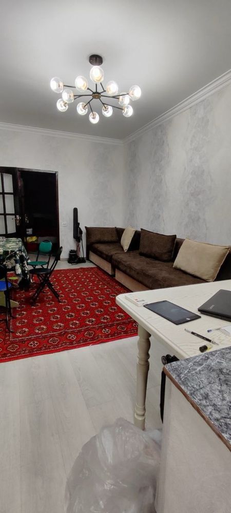 Ялангач Продается квартира 2/2/4 балкон 1.5х3