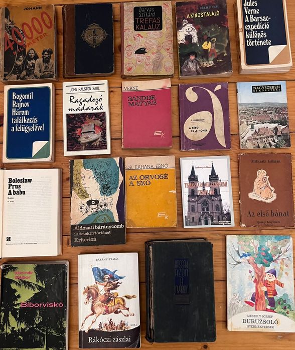 Vând cărții vechii